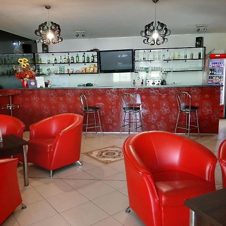 Restaurant And Pension Stenly Spissky Stvrtok エクステリア 写真