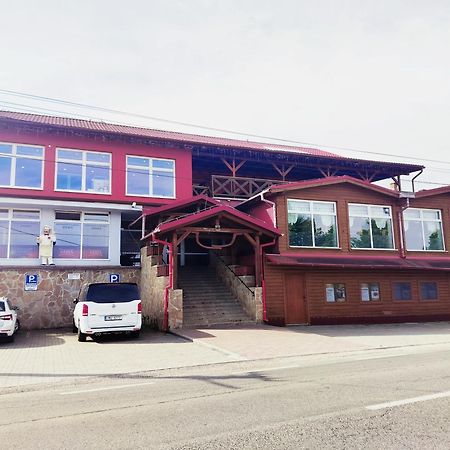 Restaurant And Pension Stenly Spissky Stvrtok エクステリア 写真