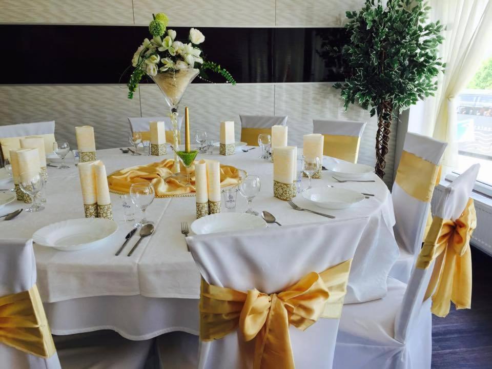 Restaurant And Pension Stenly Spissky Stvrtok エクステリア 写真